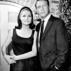 Joan Blackman height profile photo