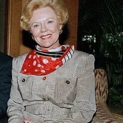 Joan Kroc height profile photo