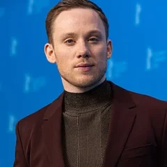 Joe Cole (actor) height profile photo
