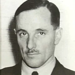Joe Hewitt (RAAF officer) height profile photo