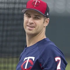 Joe Mauer height profile photo