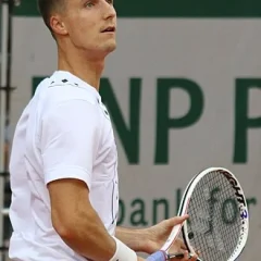 Joe Salisbury height profile photo