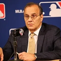 Joe Torre height profile photo