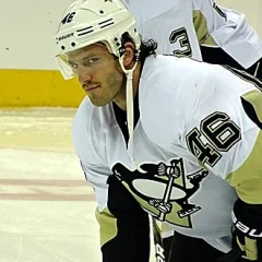 Joe Vitale (ice hockey) height profile photo