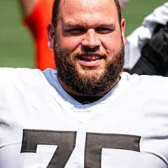 Joel Bitonio height profile photo