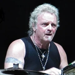 Joey Kramer height profile photo
