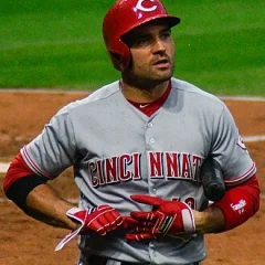 Joey Votto height profile photo