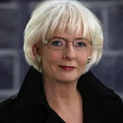 Jóhanna Sigurðardóttir height profile photo