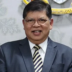 Johari Abdul height profile photo
