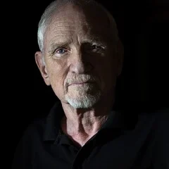 John Clauser height profile photo