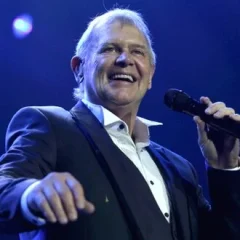 John Farnham height profile photo