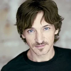 John Hawkes (actor) height profile photo