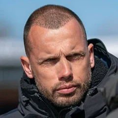 John Heitinga height profile photo