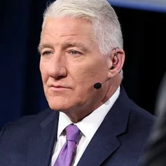 John King (journalist) height profile photo