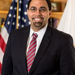 John King Jr. height profile photo