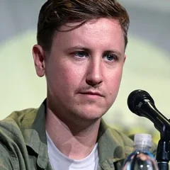 Johnny Pemberton height profile photo