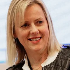 Jojo Moyes height profile photo