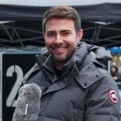 Jonathan Bennett (actor) height profile photo