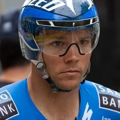 Jonathan Cantwell height profile photo