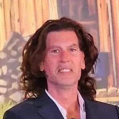 Jonathan Gilbert height profile photo