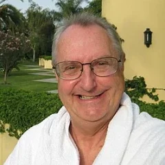 Jonathan King height profile photo