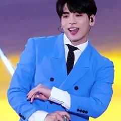 Jonghyun height profile photo