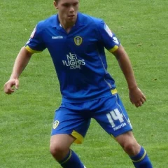Jonny Howson height profile photo