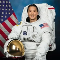 Jonny Kim height profile photo