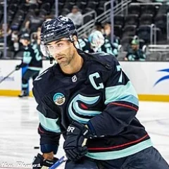 Jordan Eberle height profile photo