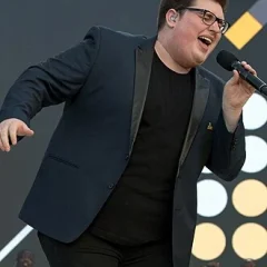 Jordan Smith (musician) height profile photo