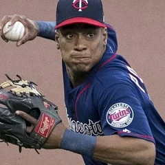 Jorge Polanco height profile photo