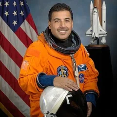 José M. Hernández height profile photo