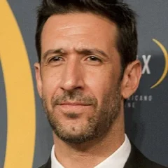José María Yazpik height profile photo