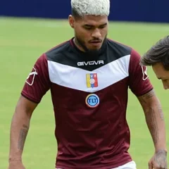 Josef Martínez height profile photo