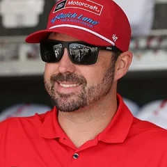 Josh Berry height profile photo