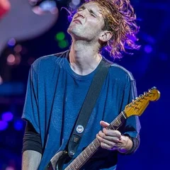 Josh Klinghoffer height profile photo
