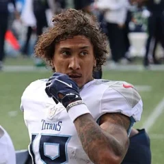 Josh Reynolds (American football) height profile photo