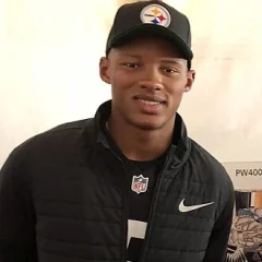Joshua Dobbs height profile photo