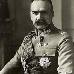 Józef Piłsudski height profile photo