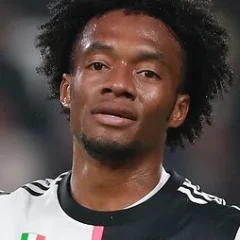 Juan Cuadrado height profile photo
