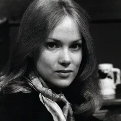 Julia Duffy height profile photo