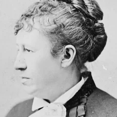 Julia Grant height profile photo