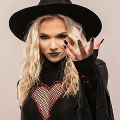 Julia Hart (wrestler) height profile photo