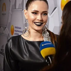 Julia Sanina height profile photo