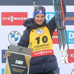 Julia Simon (biathlete) height profile photo