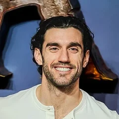 Julian Caillon height profile photo