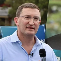 Julian Leeser height profile photo