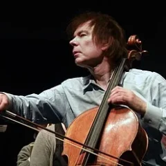Julian Lloyd Webber height profile photo