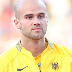 Julian Weber height profile photo