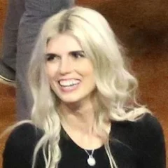 Julianna Zobrist height profile photo